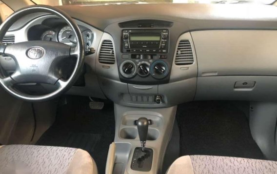 Toyota Innova 2010 for sale-4