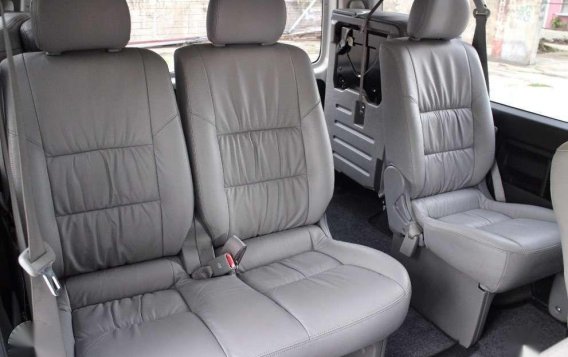 2011 Toyota Hiace Super Grandia Leather-10