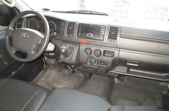 Toyota Hiace 2018 COMMUTER MT for sale-6