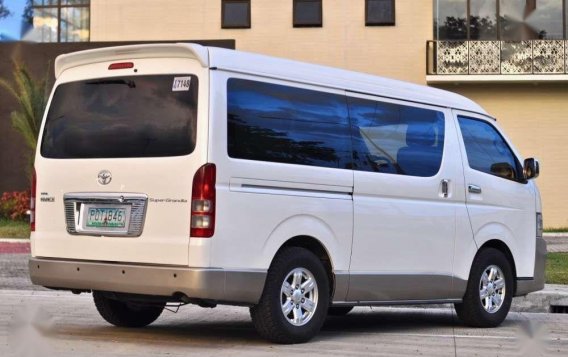 2011 Toyota Hiace Super Grandia Leather-5