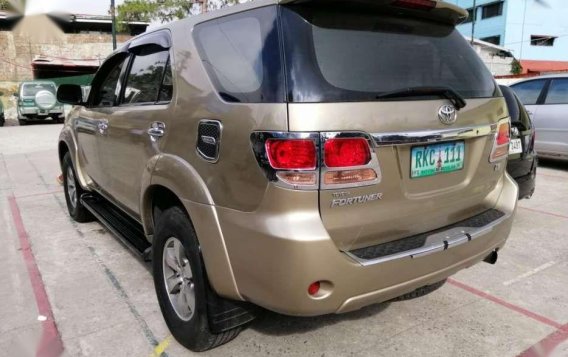 For Sale: TOYOTA FORTUNER V 2005-4