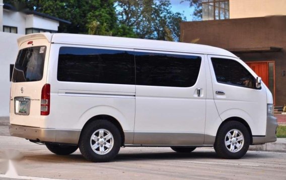 2011 Toyota Hiace Super Grandia Leather-6