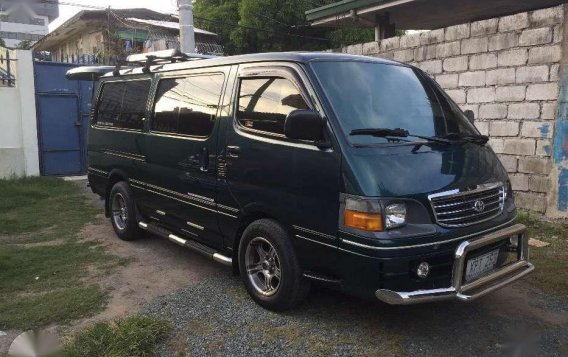 Toyota Hiace Commuter 2004 model -good condition-1