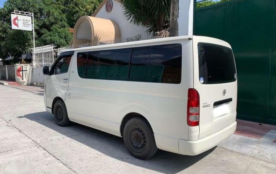 2009 Toyota Hiace Commuter diesel mt fresh -1