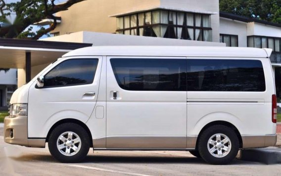 2011 Toyota Hiace Super Grandia Leather-2