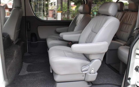 2011 Toyota Hiace Super Grandia Leather-9