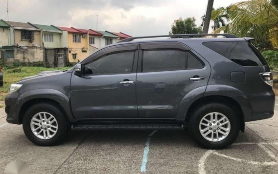 2014 Toyota Fortuner V 4x4 diesel AT FOR SALE-3