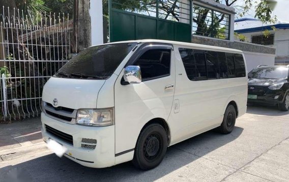 2009 Toyota Hiace Commuter diesel mt fresh 