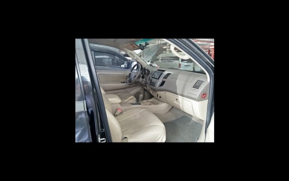 2005 Toyota Fortuner G AT Gas-4