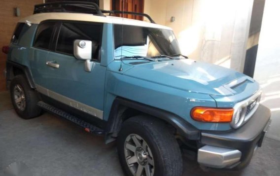 SELLING TOYOTA FJ Cruiser 2014-1