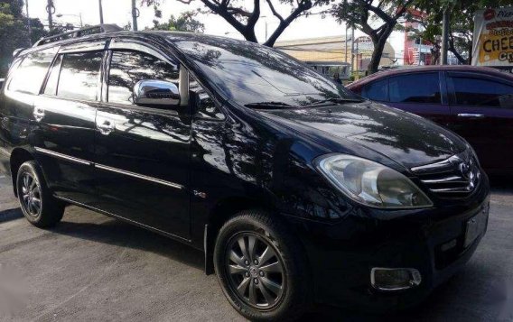 For sale 2011 Toyota Innova V