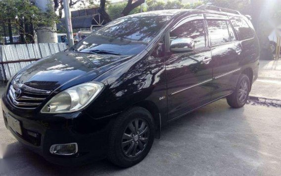 For sale 2011 Toyota Innova V-1