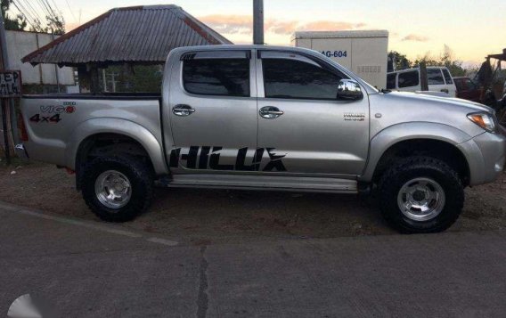 For sale or swap TOYOTA HILUX 2006 MODEL 4X4 AUTOMATIC diesel-1