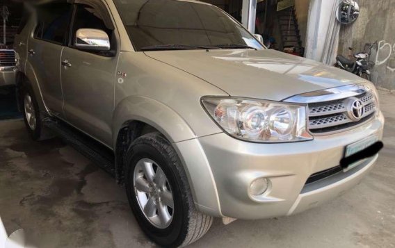 Toyota Fortuner G 25turbo 4x2 dsl at cbu 2010-1