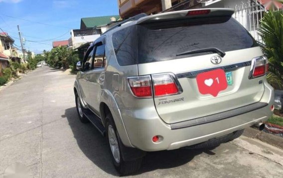 2009 TOYOTA Fortuner 4x2 D4D FOR SALE-2