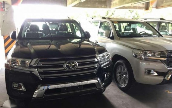 Toyota Land Cruiser 200 full option 2019 Available units-3