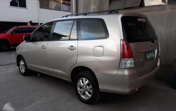 2009 Toyota Innova E Diesel Automatic FOR SALE-1