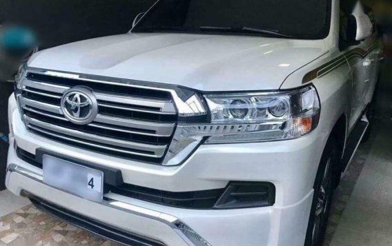 Toyota Land Cruiser LC200 VX DUBAI V8 AT 2017 