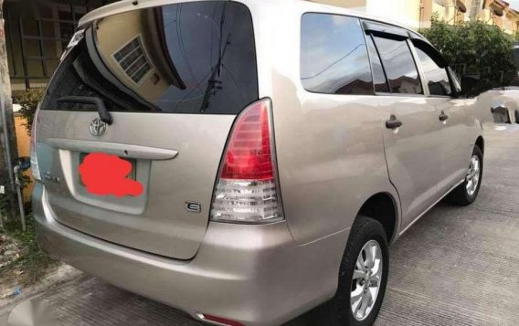 Toyota Innova E 2011 for sale-4