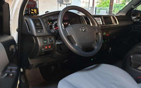 2017 Toyota Hiace for sale-10