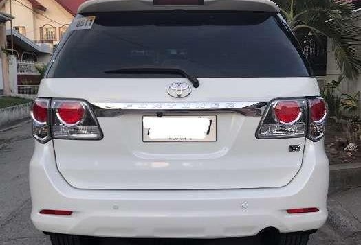 Selling Toyota Fortuner 4x2 V 2014