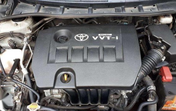 2013 Toyota Corolla Altis G Manual Dual VVTI Engine-6