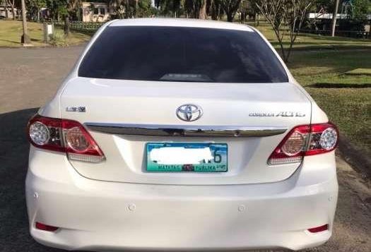 2013 Toyota Altis 1.6 V ( top of the line ) Pearl White RUSH!!-4