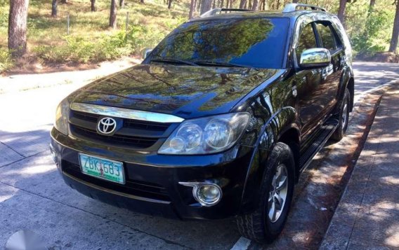 2005 Toyota Fortuner G Automatic Diesel 2.5 G D4D engine-1