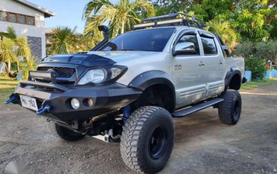 For sale 2010 Toyota Hilux g 4x4 Manual transmission Diesel