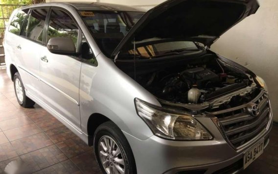 Toyota Innova G variant Manual transmission Diesel 2015 model