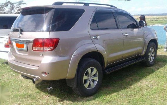 Toyota Fortuner G 2007 diesel matic for sale-8