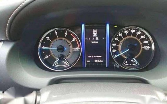 SElling Toyota FORTUNER V (2017) 4x2 Matic Diesel-3
