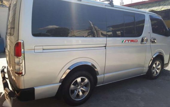 For SALE TOYOTA HiAce Commuter 2010-2