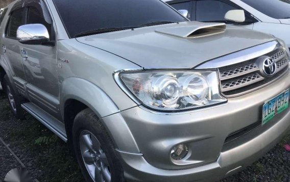 2011 Toyota Fortuner 3.0 V 4x4 AT Top of the Line CRDI Turbo-2