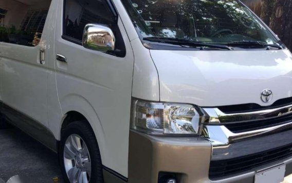 Toyota Hiace Grandia GL AT for sale-1