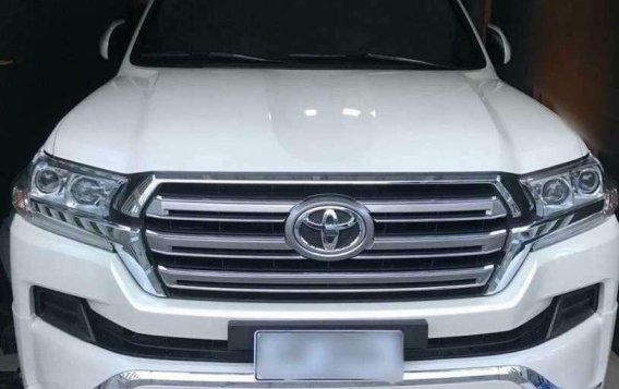 Toyota Land Cruiser LC200 VX DUBAI V8 AT 2017 