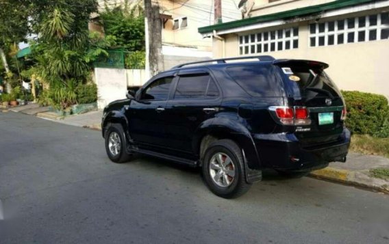 Toyota Fortuner V 2007 for sale-3