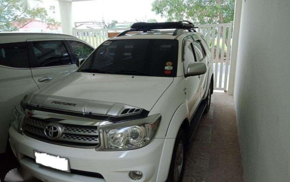 2010 model TOYOTA Fortuner G 4x2-2