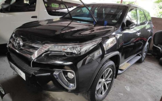 2017 Toyota Fortuner 2.8V 4x4 automatic newlook BLACK-1