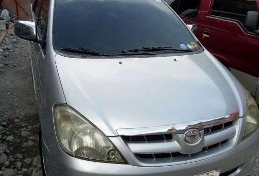 Selling Toyota Innova G 2005 MT 