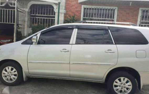 SELLING TOYOTA Innova 2012 E Variant-2