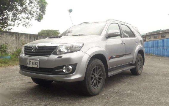 2015 Toyota Fortuner 2.5 V AT FOR SALE-4