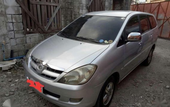 Selling Toyota Innova G 2005 MT -1