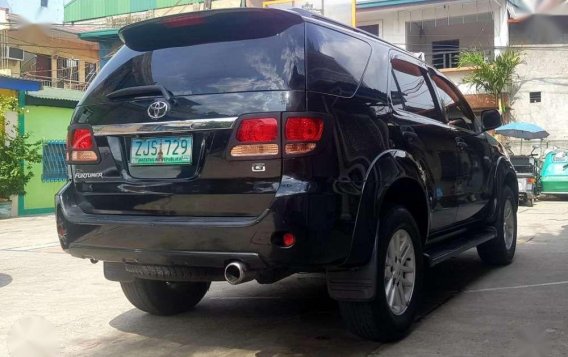 Toyota Fortuner 2007 diesel automatic for sale-2