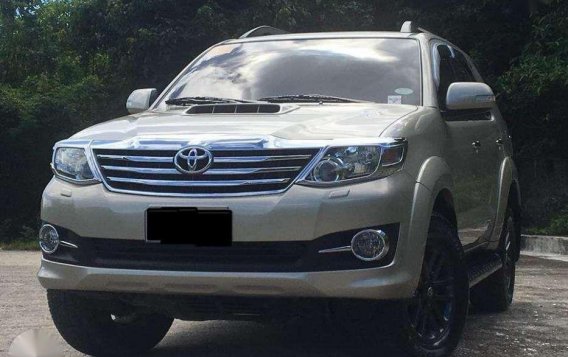 20% DP 2015 Toyota Fortuner V Series Top of the line 1st own Cebu-1