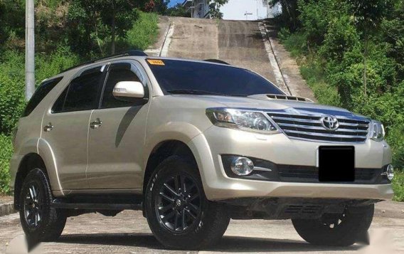 20% DP 2015 Toyota Fortuner V Series Top of the line 1st own Cebu