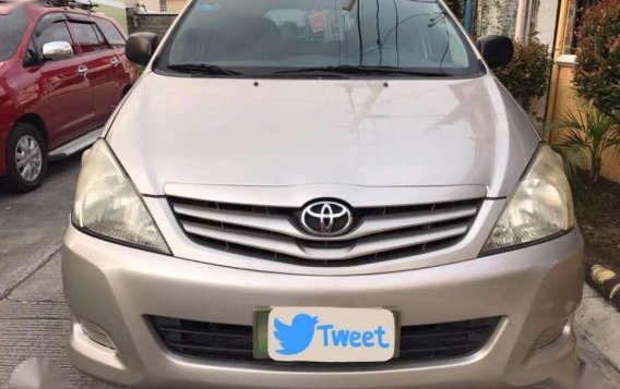 Toyota Innova E MT 2011 for sale-3