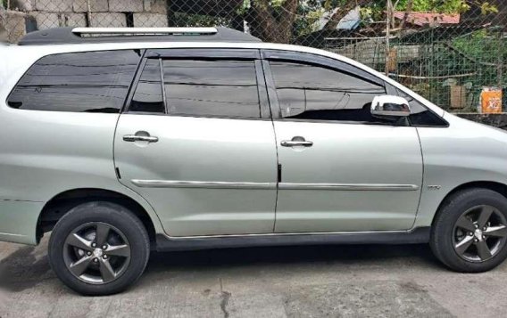 Selling Toyota Innova g 2006-1