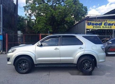 Toyota Fortuner 2014 V AT for sale-2