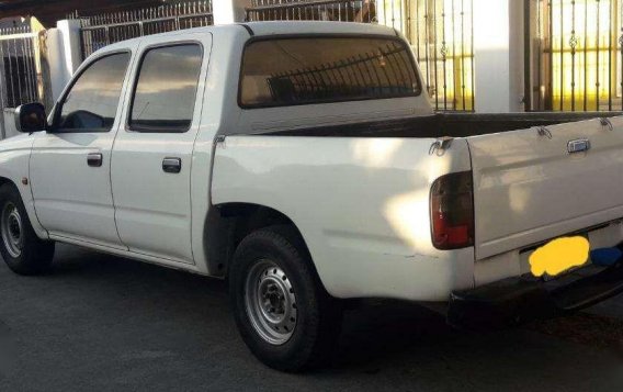 Toyota Hilux 2001 pick-up Cool aircon-1